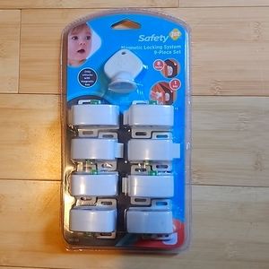 Safety 1st 9 Piece Magnetic Locking System + Key